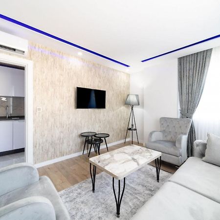Modern And Central Duplex Apartment Near Beach In Antalia Esterno foto
